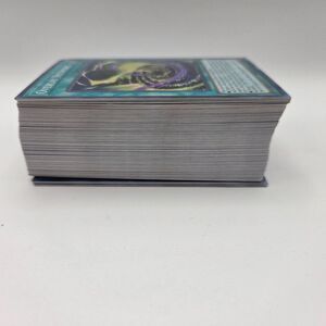 Yugioh Random 100 cards at least 5 foils
